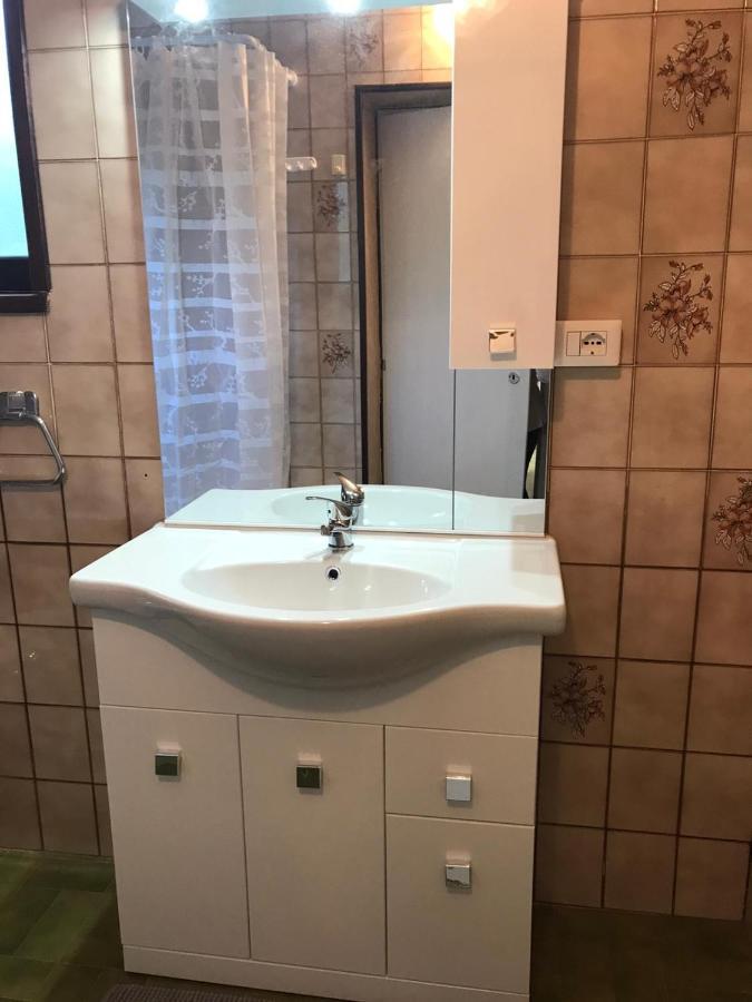 Villa Immersa Nel Verde A Lanzo dʼIntelvi Zewnętrze zdjęcie